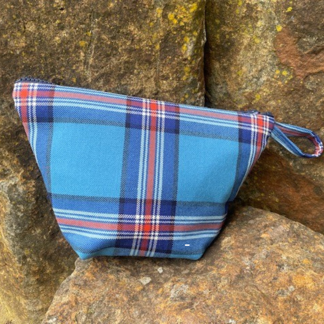 Zip Bag in Glen Innes Tartan with Loop